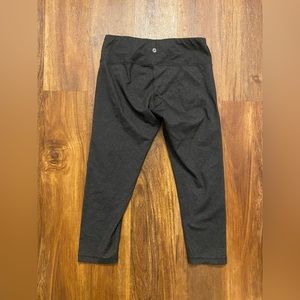 90 Degree Capri Leggings